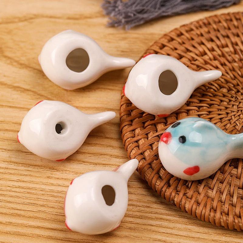 Clown Fish Shape Chopstick Holder Home Kitchen Table Decoration Ceramic Crafts Spoon Shelf Crucian Carp Puffer Fish Tea Pet