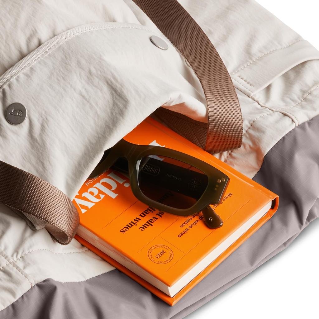 Bellroy Cinch Tote, 16L Leichte Tragetasche mit Außentasche mit Druckknopf und Pop-Tasche - Haferflocken