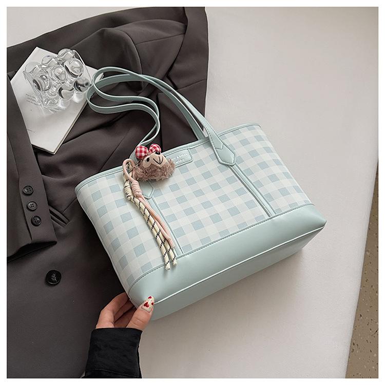 Summer Foreign Style Plaid Tote Bag Women's 2025 New Large-capacity Casual Versatile Commuter Shoulder Armpit Bag