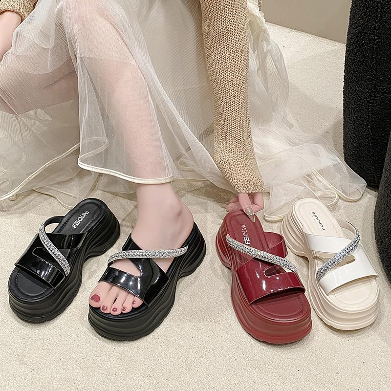 Fashion House Slippers Platform Shoes Woman 2025 Glitter Slides Heeled Mules Pantofle Jelly Summer High New Crystal Scandals Shoes Glitt