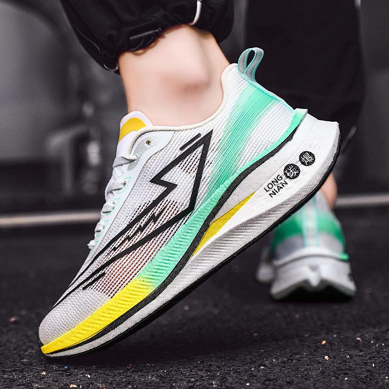 Sommer Laufschuhe Herren Carbonplatte Stoßdämpfung kleine Größe Sportschuhe atmungsaktiv Paar Freizeitreiseschuhe professionell ultraleichtes Laufen