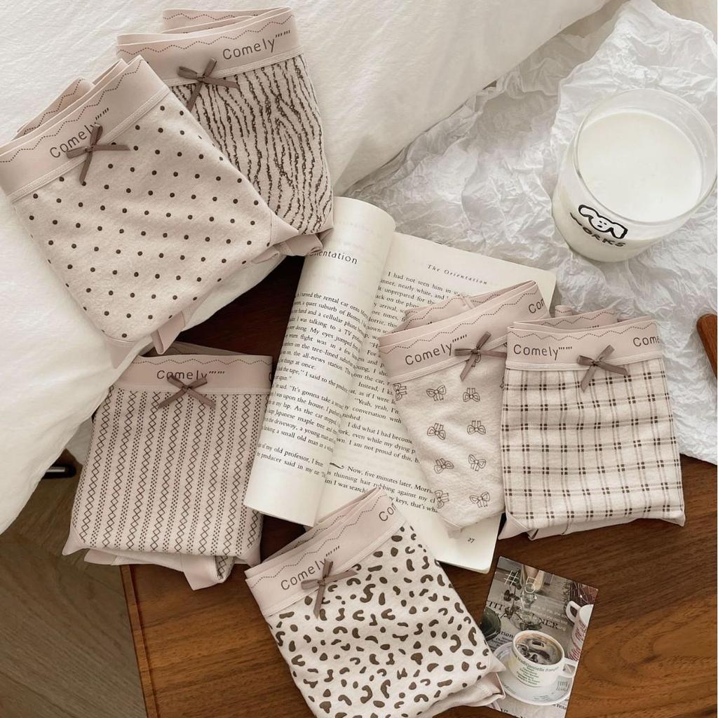 Leopard Print Coffee Micro-Brushed Warm Underwear, Women's Seamless Cotton Hip-Wrapping Briefs for Autumn/Winter.