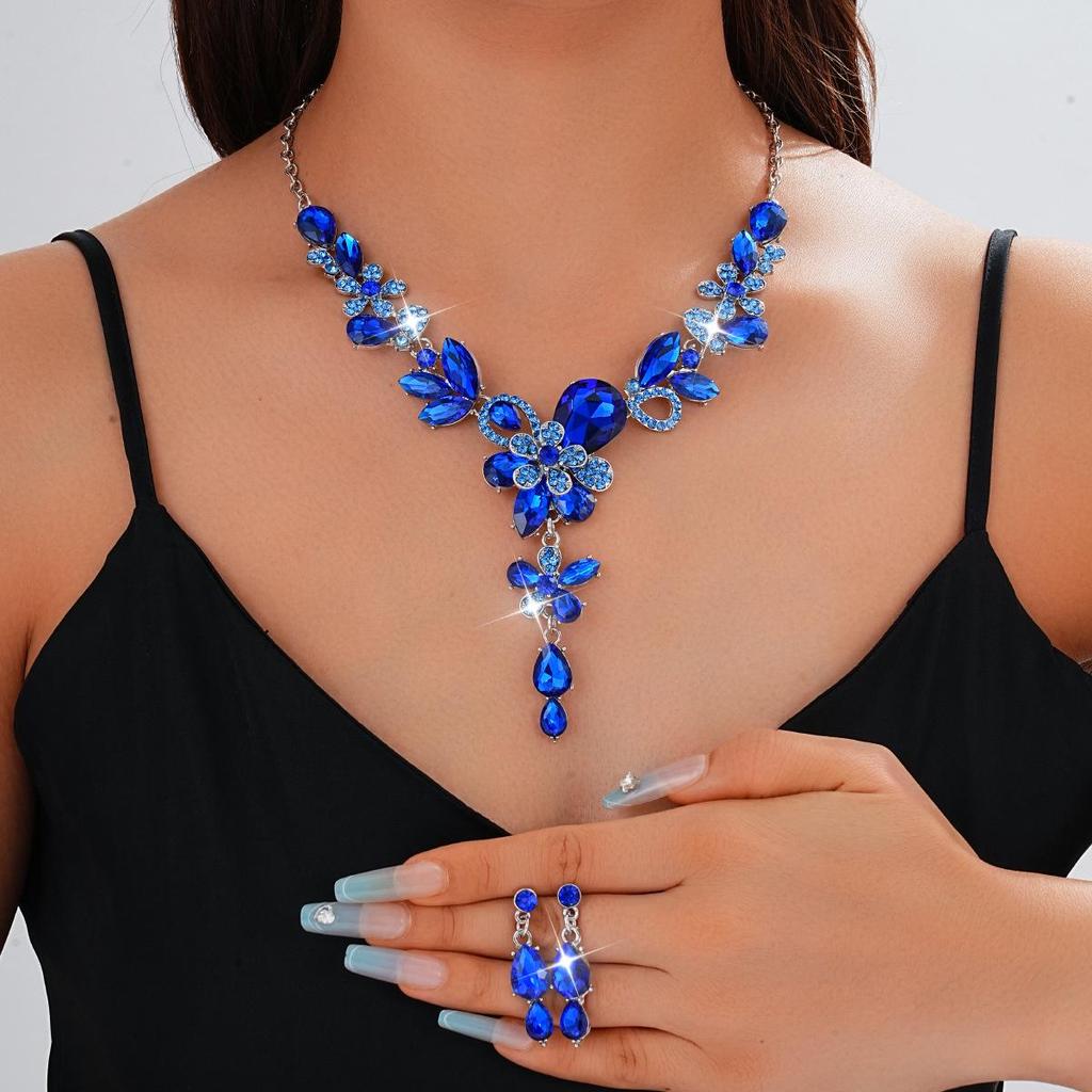European & American Retro Floral Necklace and Earrings Set with Crystals, Autumn 2025 Collection
