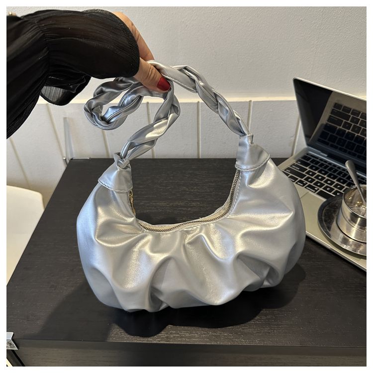 

Новая стильная сумка-облако, нишевая плиссированная сумка-тоут с ощущением высокой моды, сумка кроссбоди для женщин, универсальная сумка через плечо, сумка для поездок на работу для женщин. серебряный