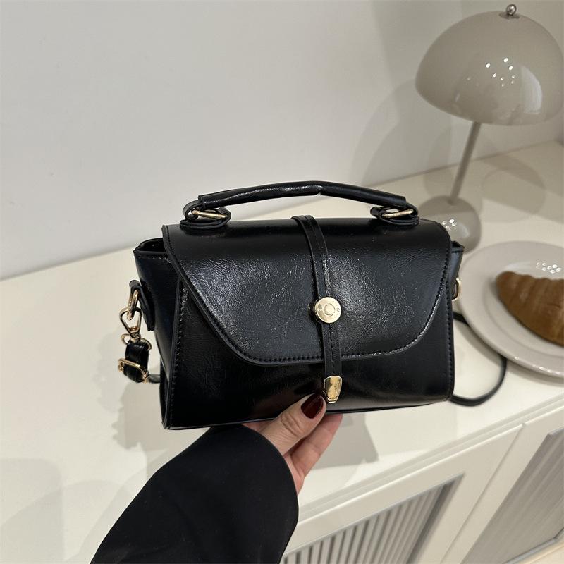 2025 Retro Women's Handbag: Japanese-Korean Style Fashionable Versatile Shoulder & Crossbody Bag