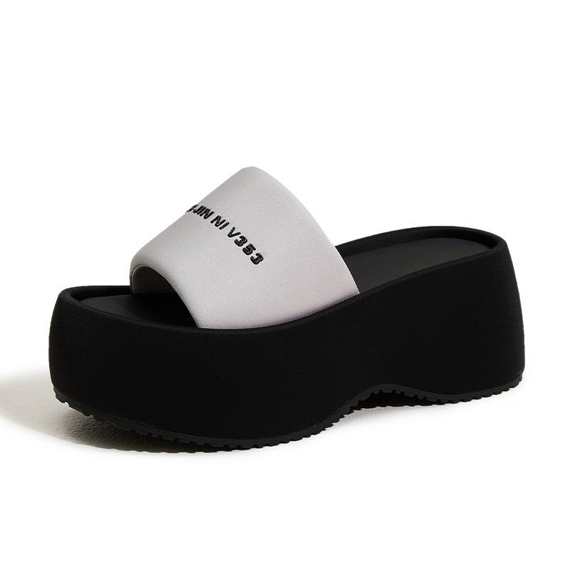 Thick-soled Sandals Women's 2025 Spring and Summer New Heightening Shoes Fashionable Outer Wear Sandals Versatile Non-slip and Non-smelly Feet Half