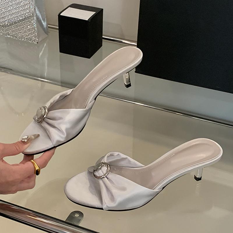 Fashion Liyke Fashion Design Metal Buckle Women Slippers Cozy Pleated Silk Summer Party Low Heels Gladiator Sandals Female Mules Shoes