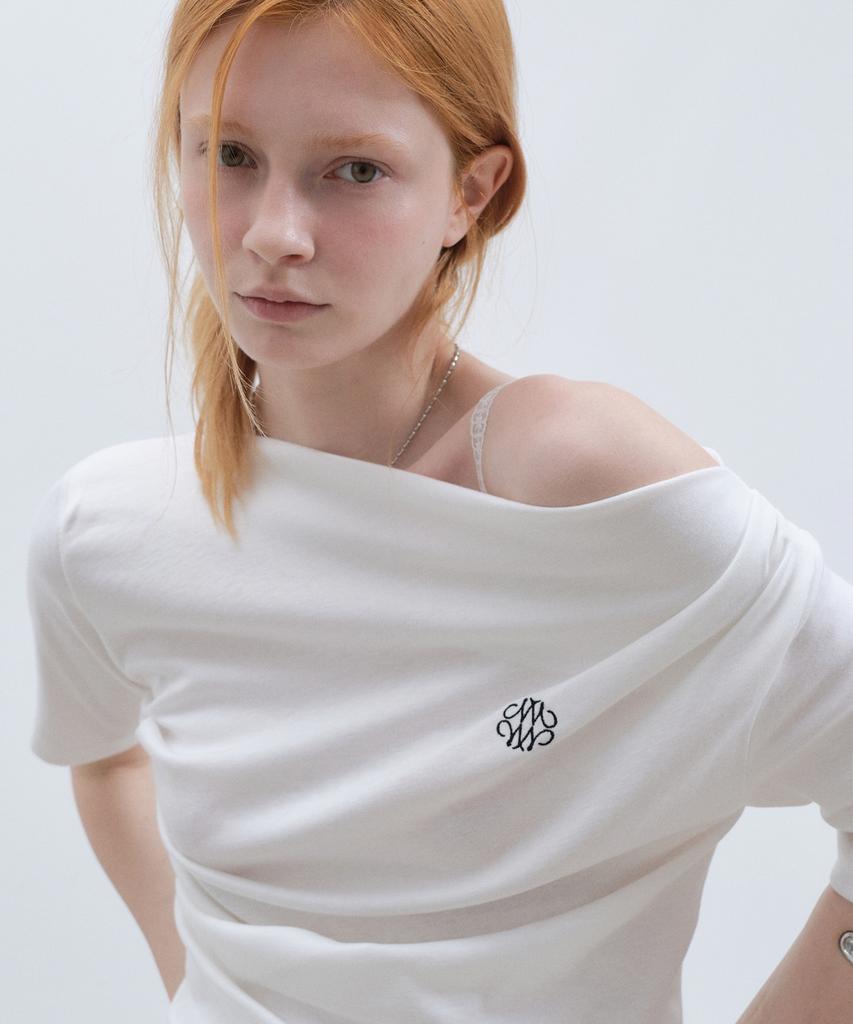 Nigaennikol Half Shirring Drape Boat Neck Top_White