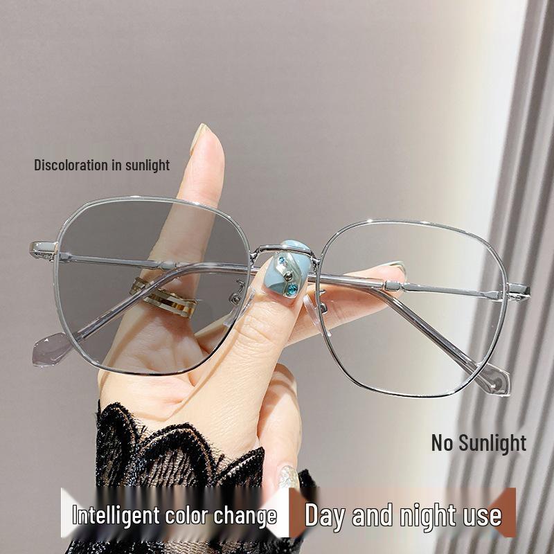 Photosensitive Anti-Blue Light Large Frame Myopia Glasses for Live Streaming and Small Face Student Style.