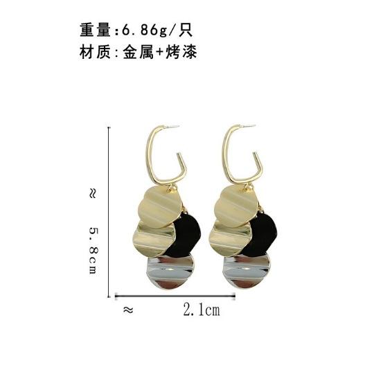 Contrasting color disc fringed earrings, new Hong Kong style temperament, long versatile stud earrings, European and American earrings.