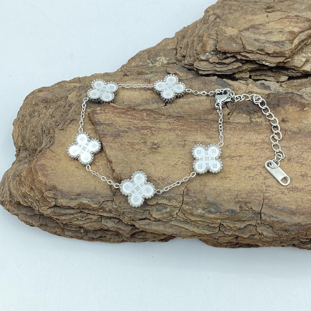13MM Titanium Steel Bracelet Double-sided Shell Star Pattern Shell Lucky Fashion Ladies Four-leaf Clover Bracelet
