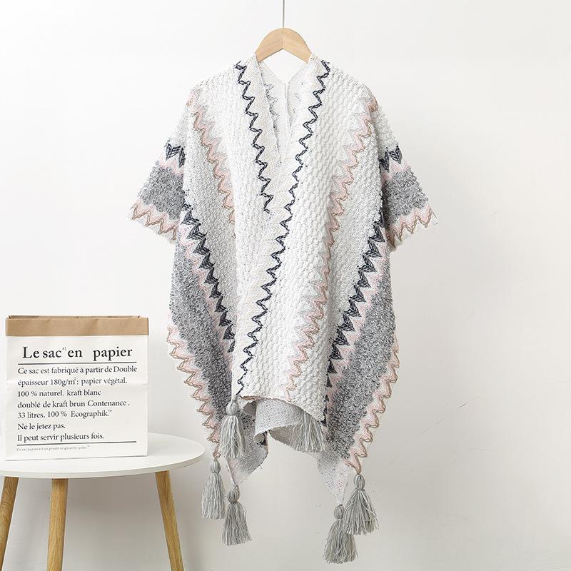 

Кейп в этническом стиле с кисточками One Size белый