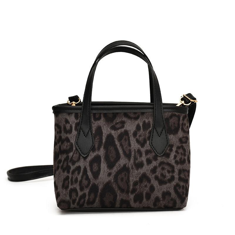 Fashionable Pu Material Leopard Print Shoulder Bag For Women With Zipper Closure