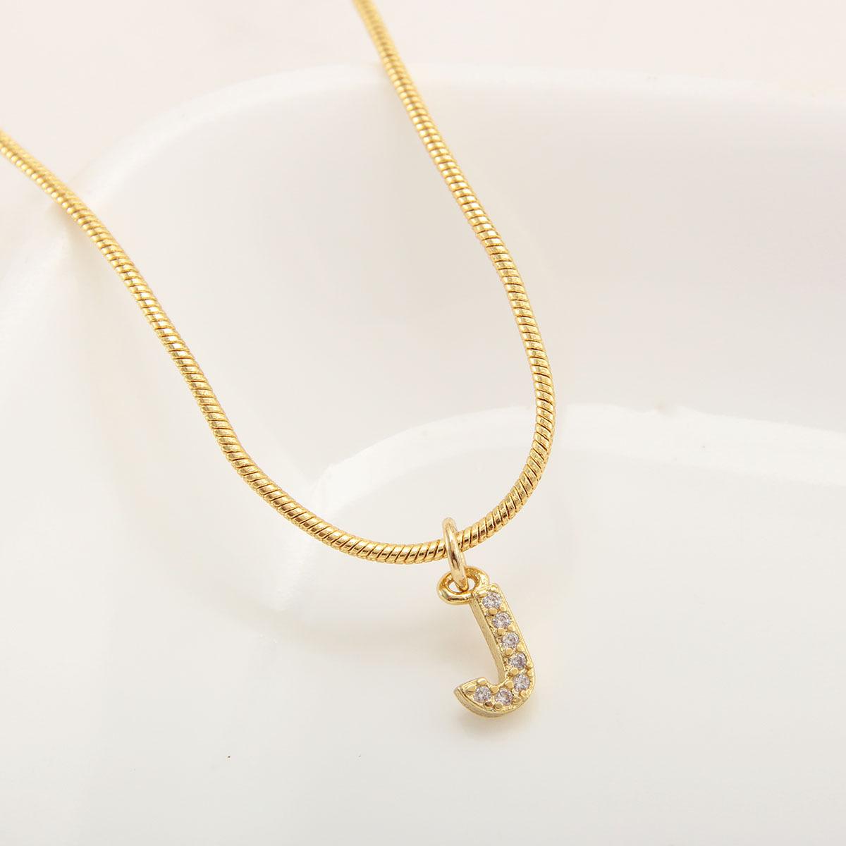 

Стильне позолочене намисто з буквою з циркону – європейський та американський дизайн