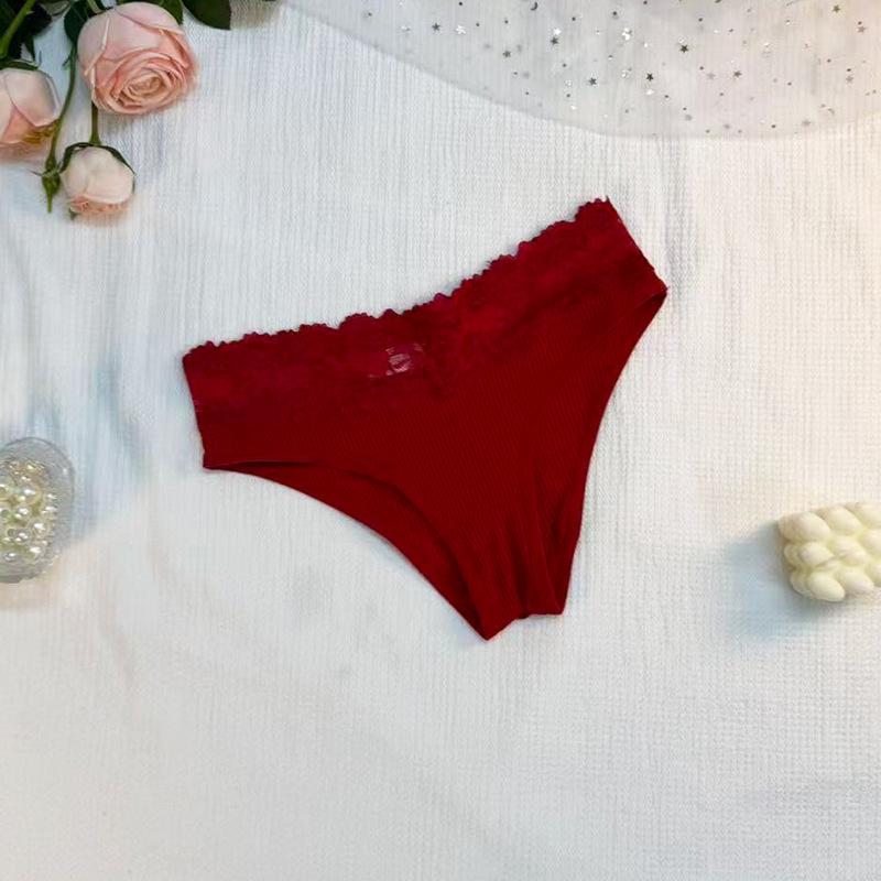 Ladies Spring and Summer Sexy Lace Comfortable Threaded Triangle Briefs