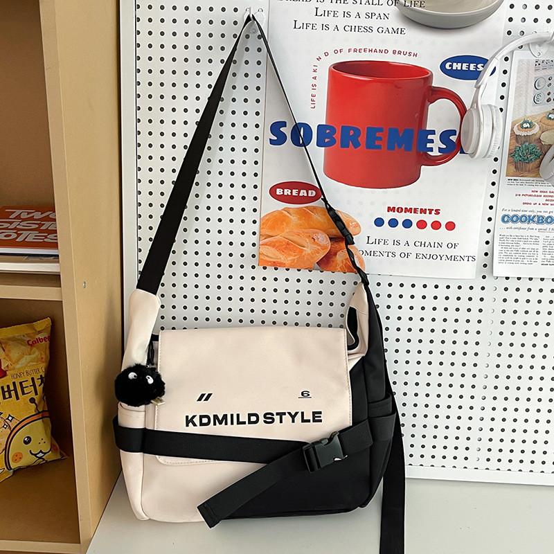 Stylish Canvas Messenger Bag Unisex Trendy Crossbody For Daily Use With Soft Polyester Material And Cozy Medium Size