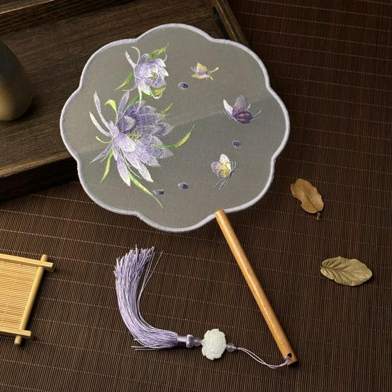 Double-Sided Suzhou Embroidery Round Fan: Ancient Hanfu Dance Accessory