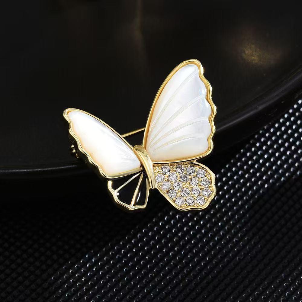 Elegant Butterfly Brooch: High-End Fashionable Accessory for Women’s Sweaters and Corsages