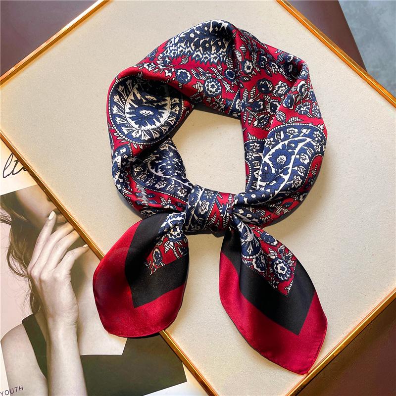 Versatile Sciarpa di Seta Retro con Motivo di Anacardi: Foulard Quadrato Decorativo da Donna, Foulard, Sciarpa da Legare ai Capelli o alla Borsa
