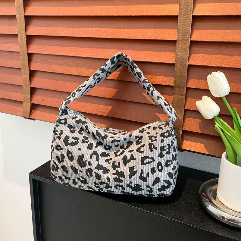 New Leopard Print Knitted Relaxed Style Handbag Trendy Versatile Stylish Commuter Handbag Sweet Shoulder Bag Stylish Storage Bag