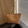 Premium sense large capacity class bag tote bag 2025 new trendy fashion versatile retro shoulder bag
