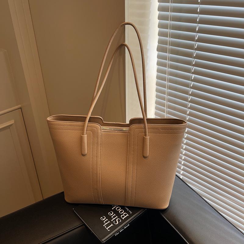 Premium sense large capacity class bag tote bag 2025 new trendy fashion versatile retro shoulder bag