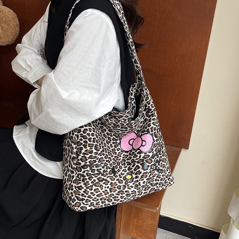 Casual large-capacity leopard print bag, autumn and winter new women's commuter shoulder bag, slack tote bucket bag