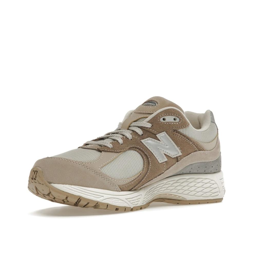 New Balance 2002R Driftwood Unisex Sneakers Cream Sandstone Moonbeam M2002RSI