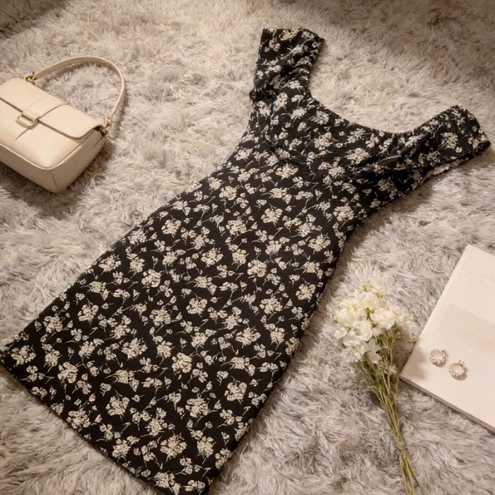 Sweet and spicy pure desire sexy spice girl one-word shoulder floral dress children's summer new slim and thin hip skirt