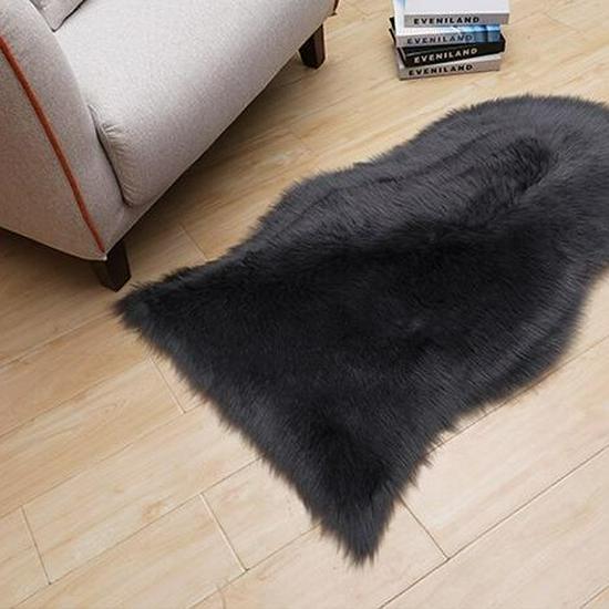 Australian Faux Wool Sofa Cushion - European Style Sheepskin-Shaped Plush Carpet for Living Room, Bedroom, and Bay Window.