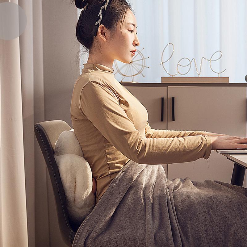 Polštářek a deka do auta s kočičími tlapkami: Dvojí použití pro zdřímnutí v kanceláři, na cestách a další