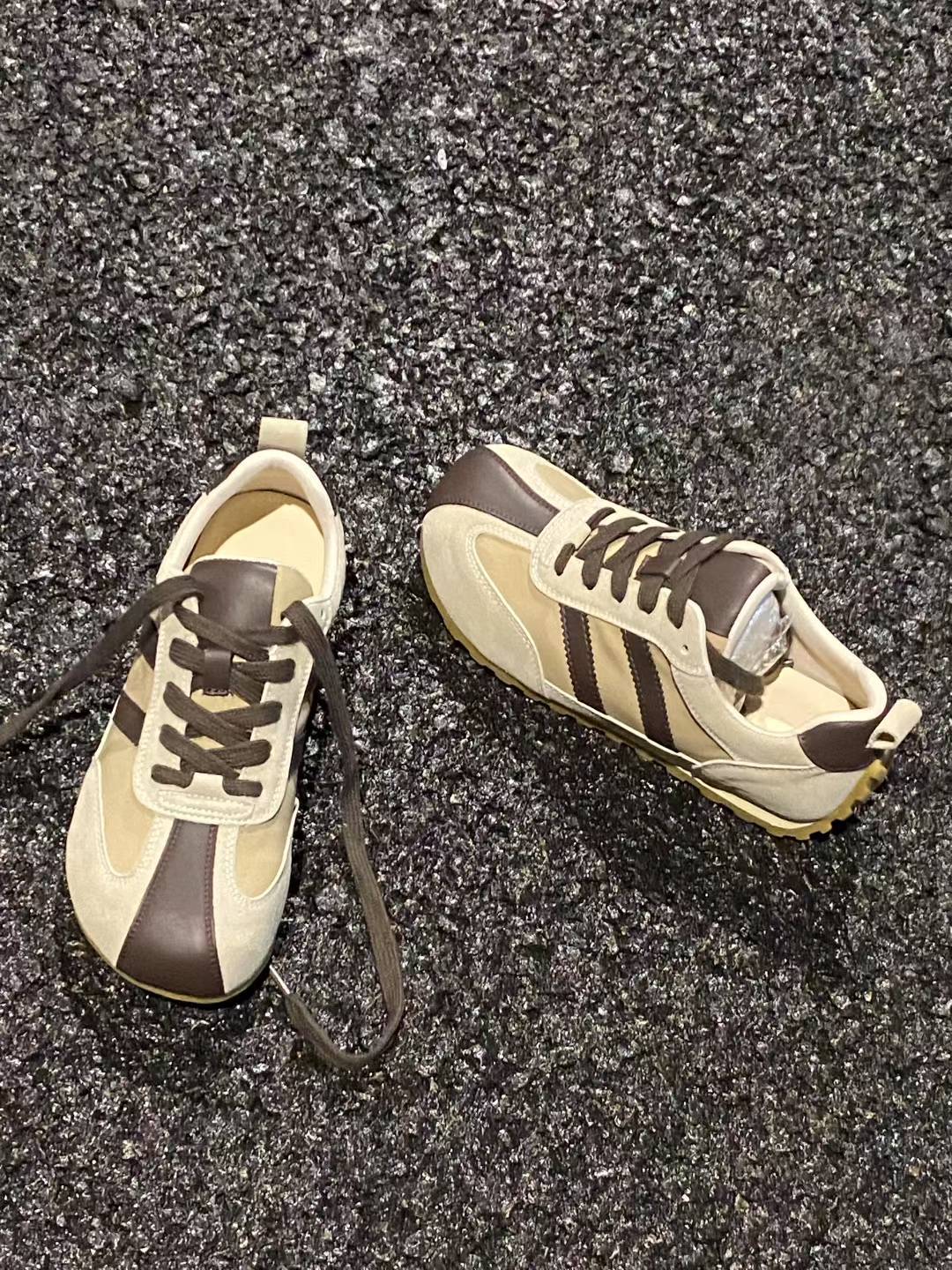 

Кожаные ретро немецкие тренировочные туфли женские 2025 весна и осень новая обувь женская обувь универсальные спортивные туфли на плоской подошве повседневные туфли Форрест Гамп 40