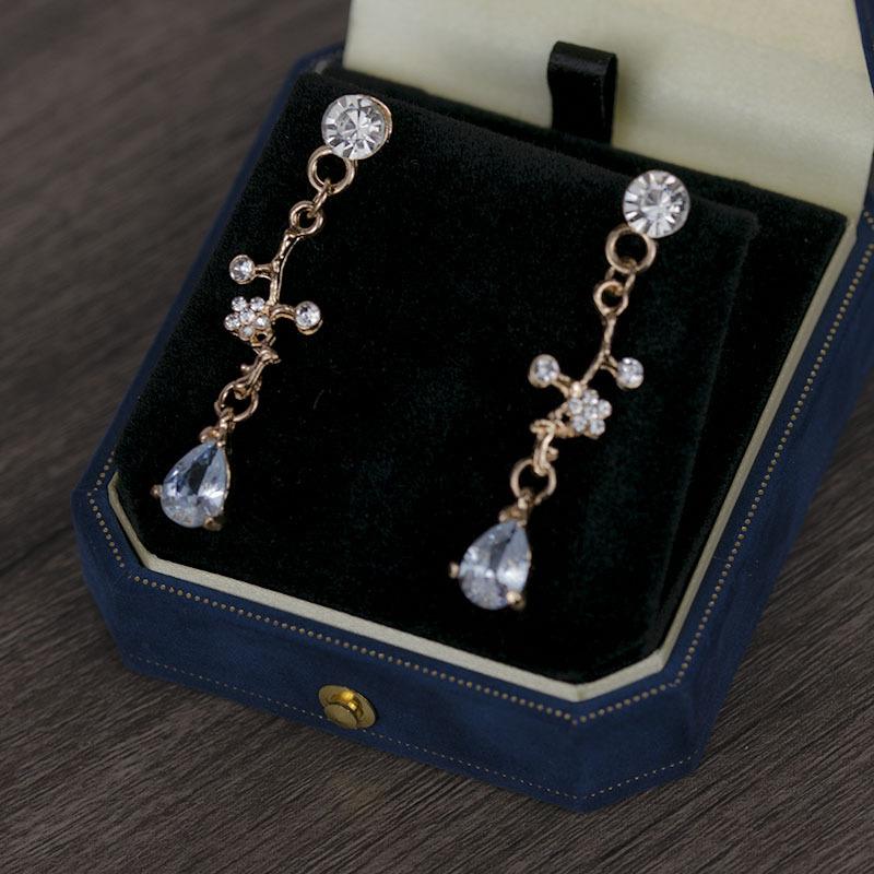 

Bride s Crown Tiara Adult Ceremony Birthday Crystal Atmosphere Crown Baroque Queen s Crown Wedding Accessories