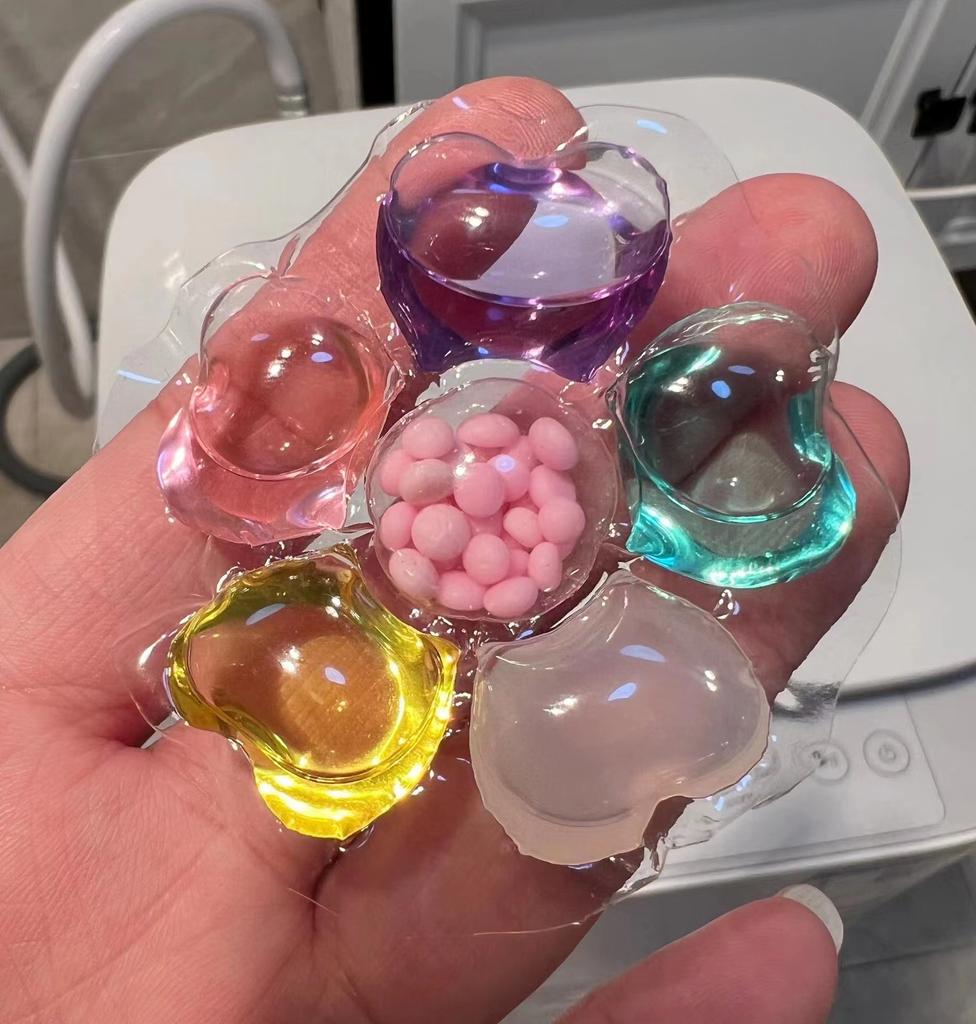30pcs 6-in-1 Laundry Beads Detergent Liquid Capsule Ball for Washing Machine Fragrance Beads Soft Clothing Diffuser Perfume