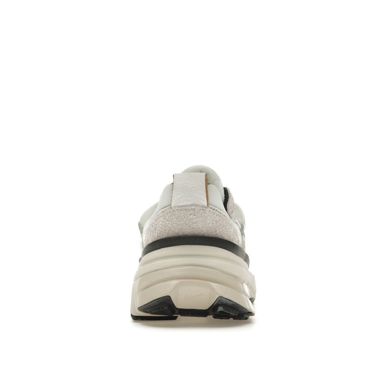 Nike V2K Run Hvit Lys Orewood Brun Dame Sneakers Summit-Hvit Krom FN6703-100