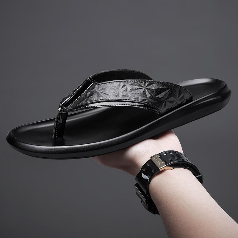 Fashion New Classic Men Slippers Quick Dry Beach Shoes Summer Outdoor Sandals Simple Slides Outdoor Male Flip-flops Versatile Half Drag