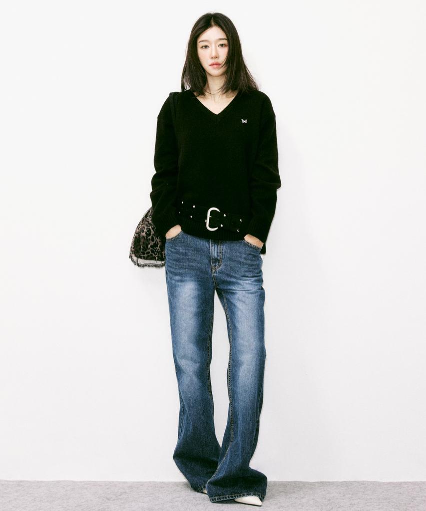 Nigaennikol Butterfly Patch V-Neck Knit_Black
