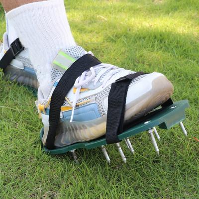 Scarpe Aeratrici per Prato Yousheng con Cinghie Design Regolabile Pre-Assemblate Sandali Chiodati Pesanti Strumenti Aeratori per Prato