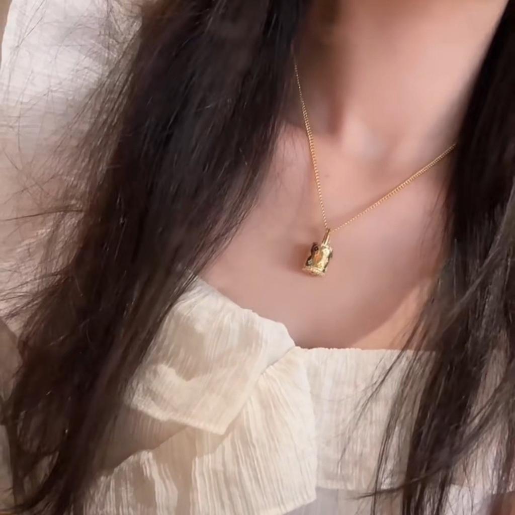 Retro Old Money Wind Gold and Silver Two-color Small Bag Lock Pendant Necklace New Personalized Design Small Fragrant Wind Collarbone Chain