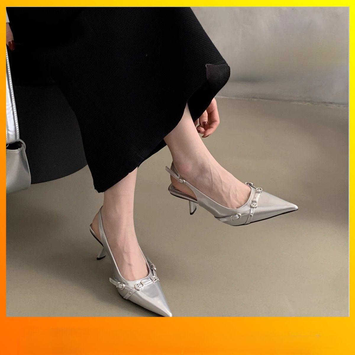 

Черные лакированные кожаные остроносые модные босоножки на высоком каблуке с особой формой каблука 40