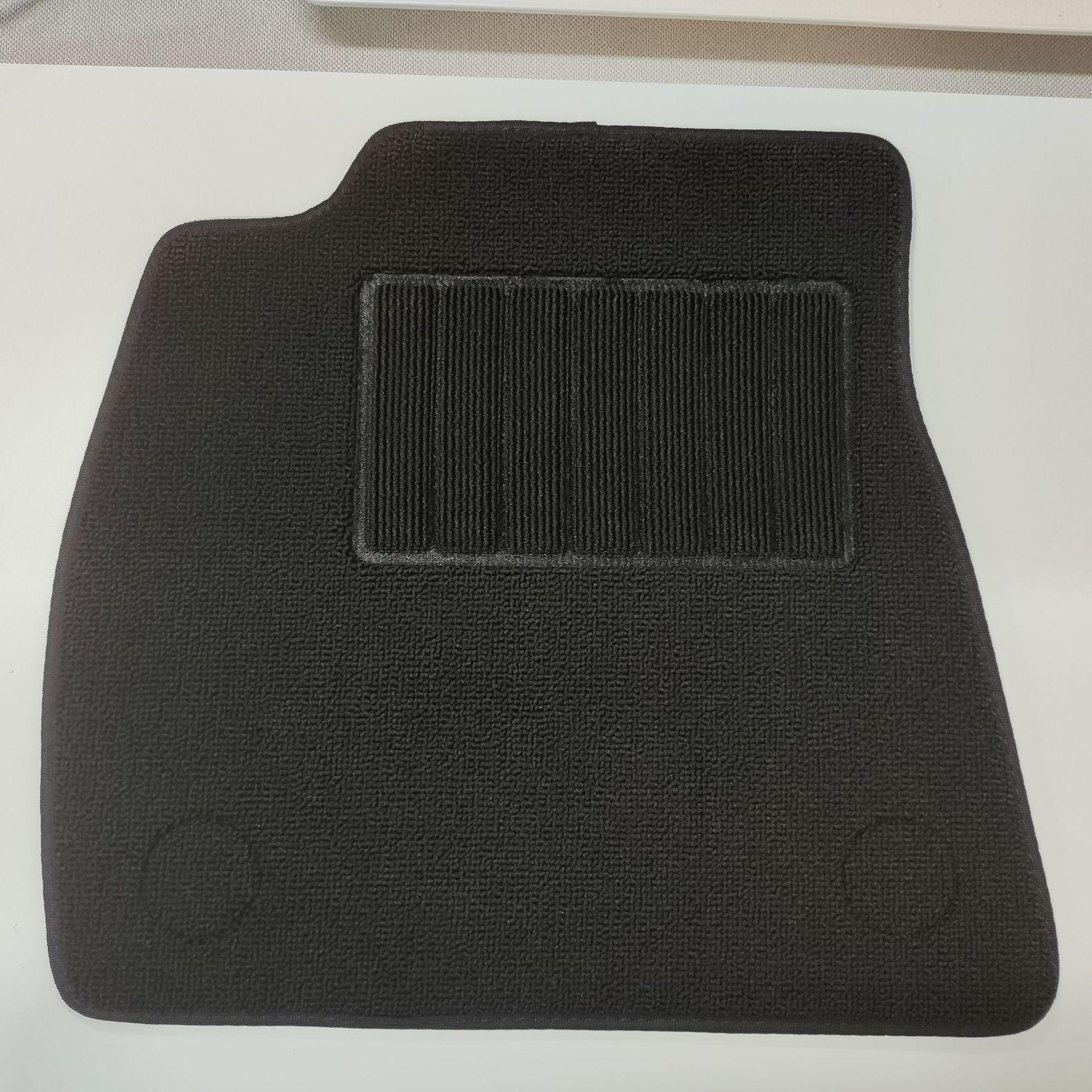 

Двухслойные противоскользящие автомобильные коврики для Tesla Model Y и Model 3