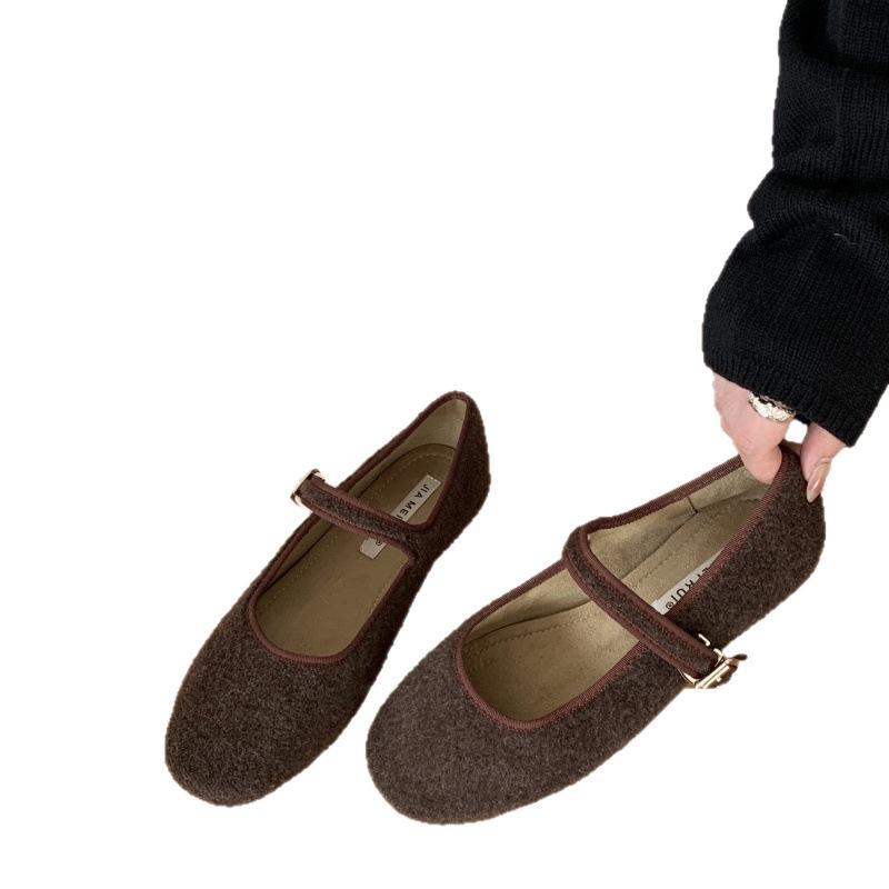2025 Autumn New Retro One-word with Round Head Mary Jane Shoes Women's Large Size Soft Sole Shallow Mouth Single Shoes Women