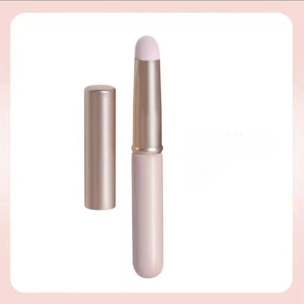Small Size Lip Brush with Cover Portable Lips Beauty Makeup Brush with Cover Round Head Lipstick Brush Recomended