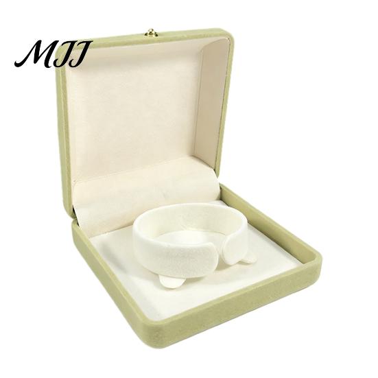 Small Velvet Jewelry Pouch Pearl Box, Anti-Scratch Lining Organizer with Golden Metal Necklace Holder Display Buckle, Decorative Storage Case