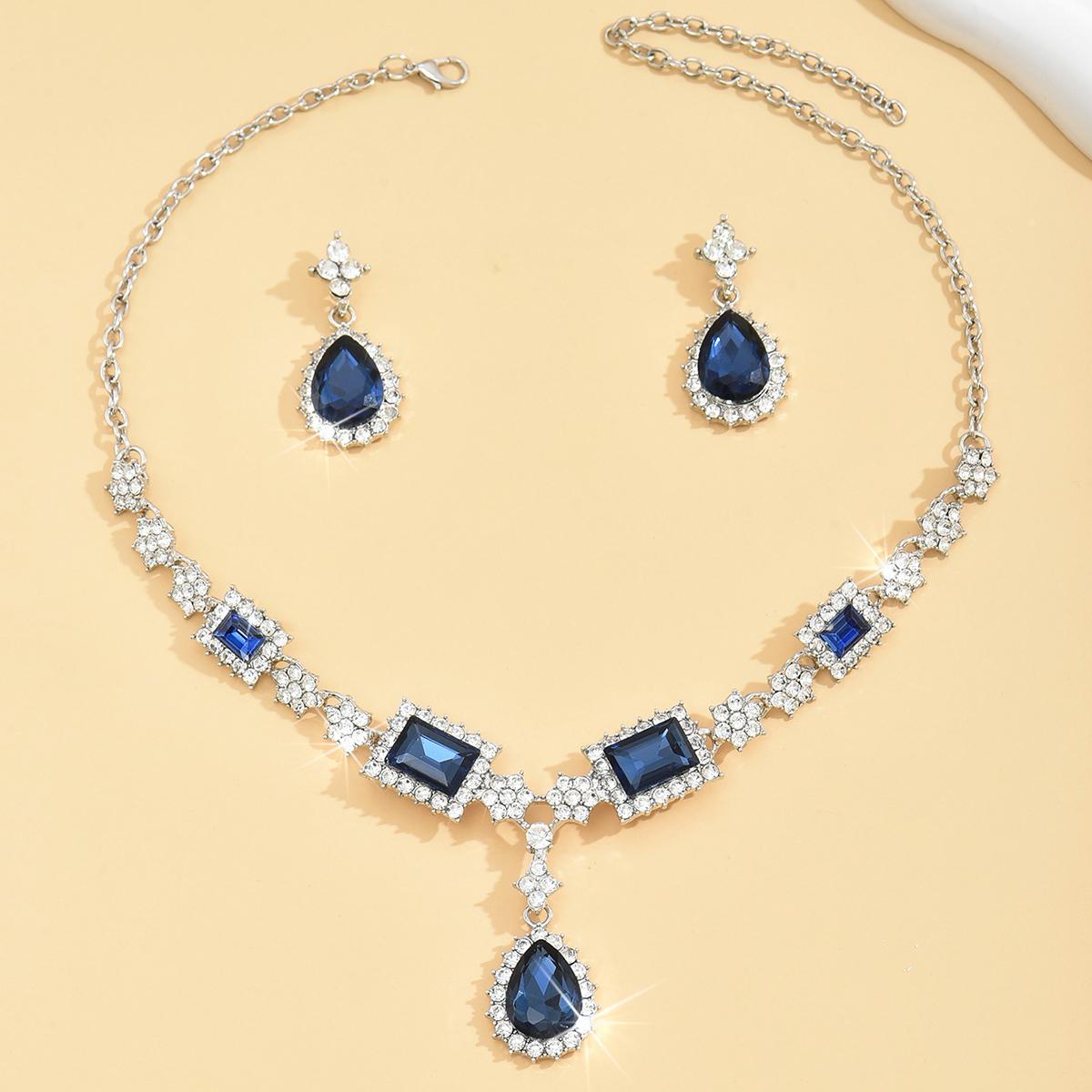 

Ladies fashionable design, geometric necklace, earrings, jewelry set suitable for weddings, gatherings, holidays, gifts