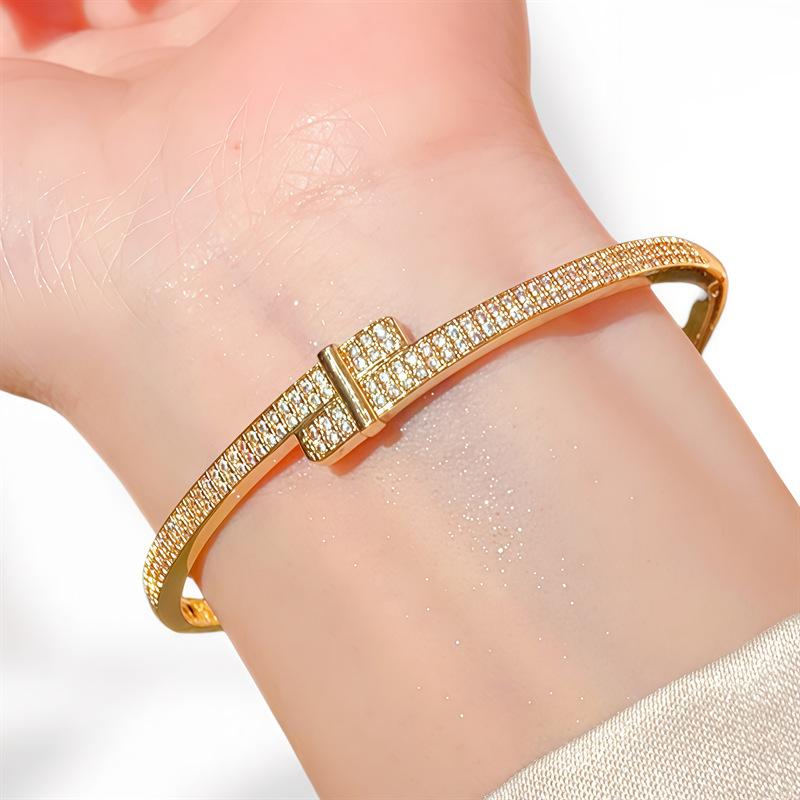 2026 Knot Bracelet Women's Premium Light Luxury Diamond Plated 18K Gold Kink Bracelet Jewelry Hand Jewelry