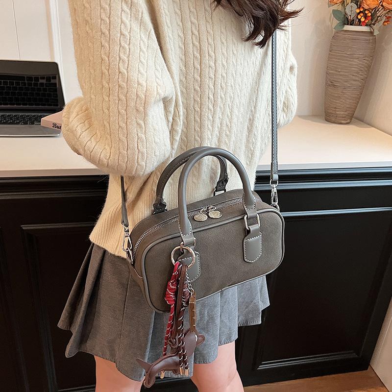 Handheld Small Bag Women's New Trendy Versatile Messenger Bag Single Shoulder