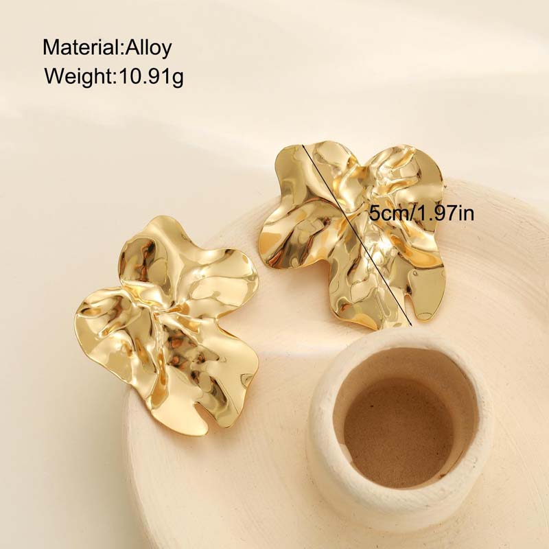 Vintage Metal Pleated Leaf Stud Earrings For Women Exaggerated Gold Irregular Petal Piercing Earring Party Ear Accessories