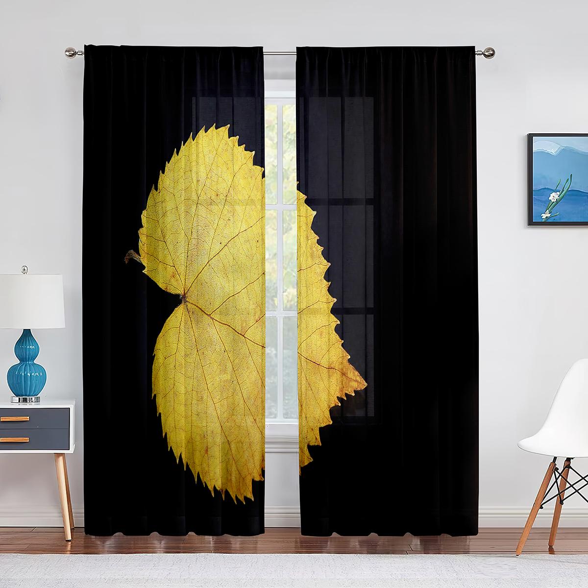 Осенние кленовые листья на деревянной доске — фото 9