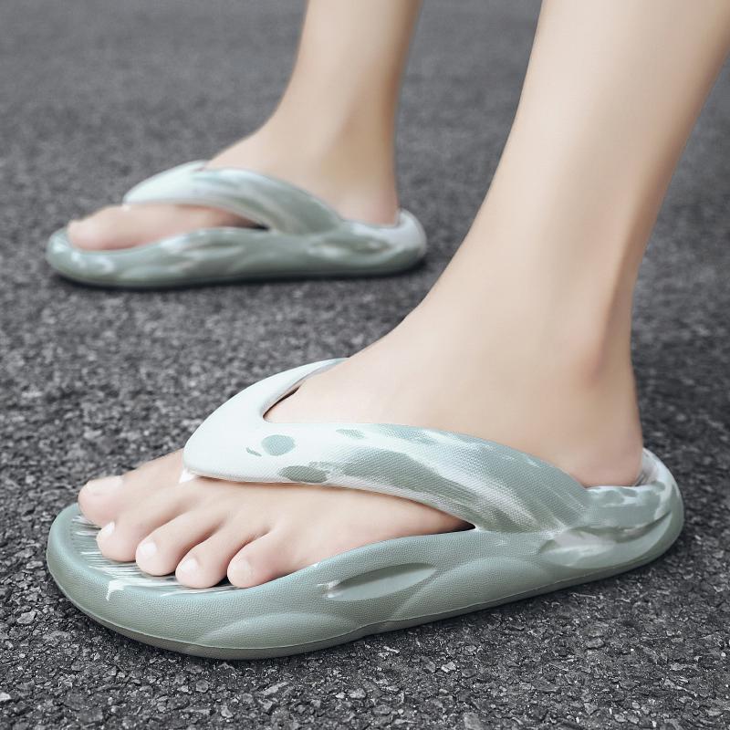 

Мужская модная летняя новая модель 2025 года, на толстой подошве, наступающая на дерьмо, модная пляжная сетка для ног, парные шлепанцы-вьетнамки 45